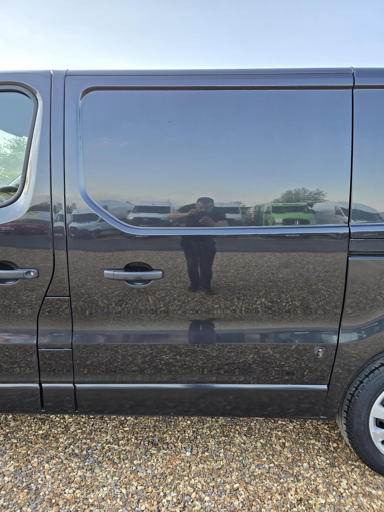 Vauxhall Vivaro 1.6 CDTi 2700 BiTurbo ecoFLEX Sportive Panel Van 5dr Diesel Manual L1 H1 Euro 5 (s/s) (120 ps)