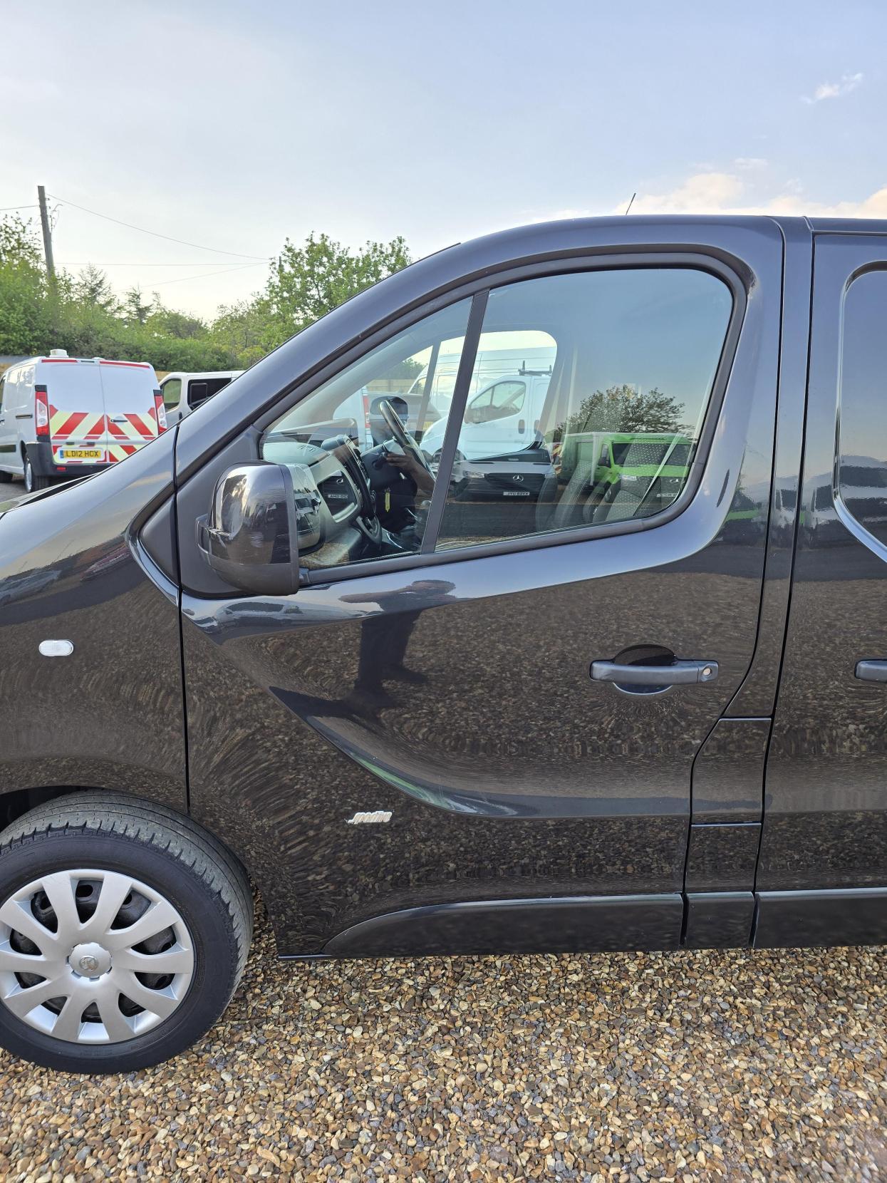 Vauxhall Vivaro 1.6 CDTi 2700 BiTurbo ecoFLEX Sportive Panel Van 5dr Diesel Manual L1 H1 Euro 5 (s/s) (120 ps)