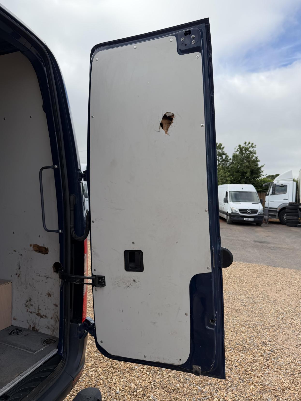 2019 Mercedes-Benz Sprinter 2.1 316 CDI Panel Van 5dr Diesel Manual RWD L2 H2 Euro 6 (163 ps) - Thumbnail 29