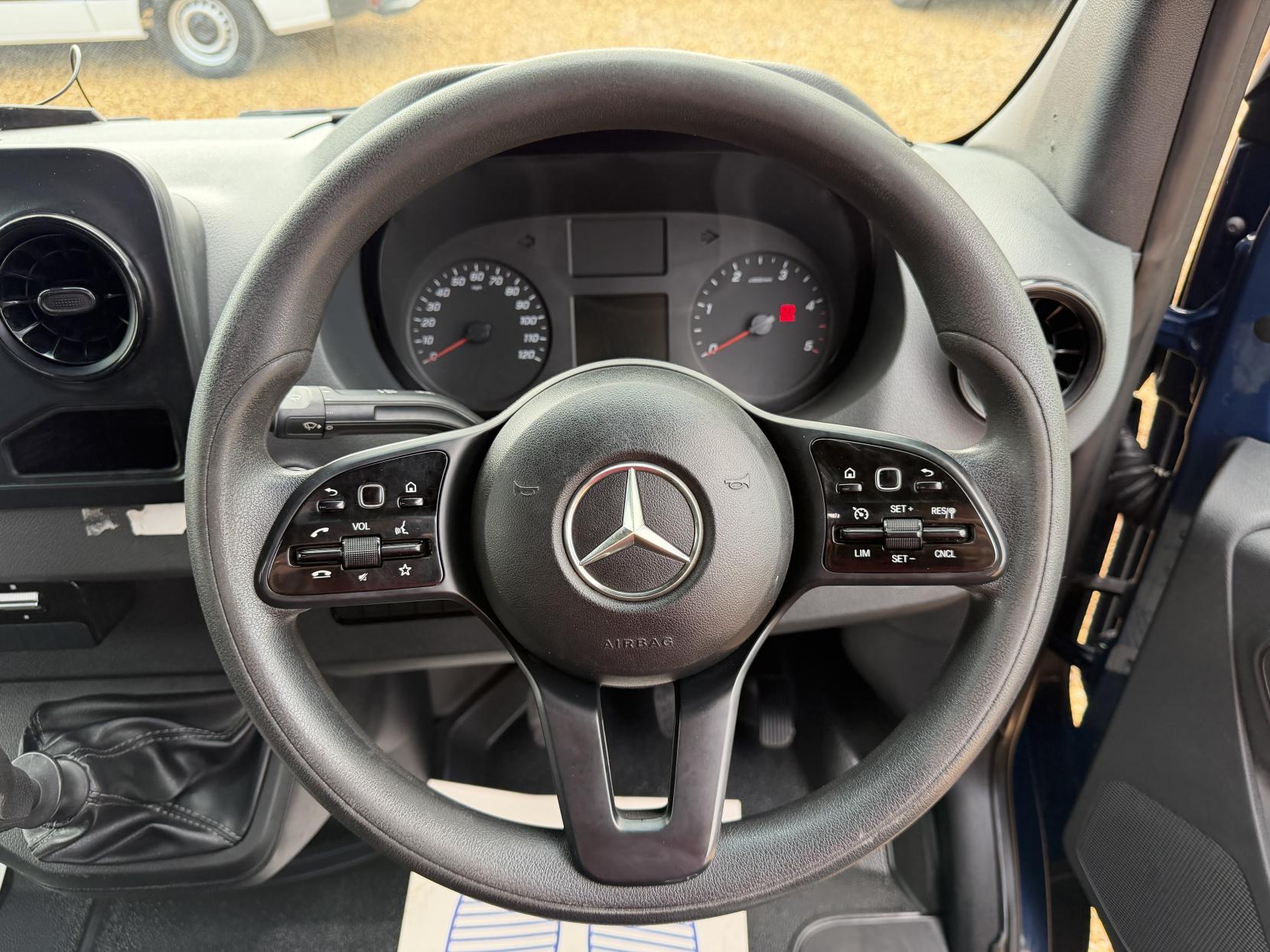 2019 Mercedes-Benz Sprinter 2.1 316 CDI Panel Van 5dr Diesel Manual RWD L2 H2 Euro 6 (163 ps) - Thumbnail 40
