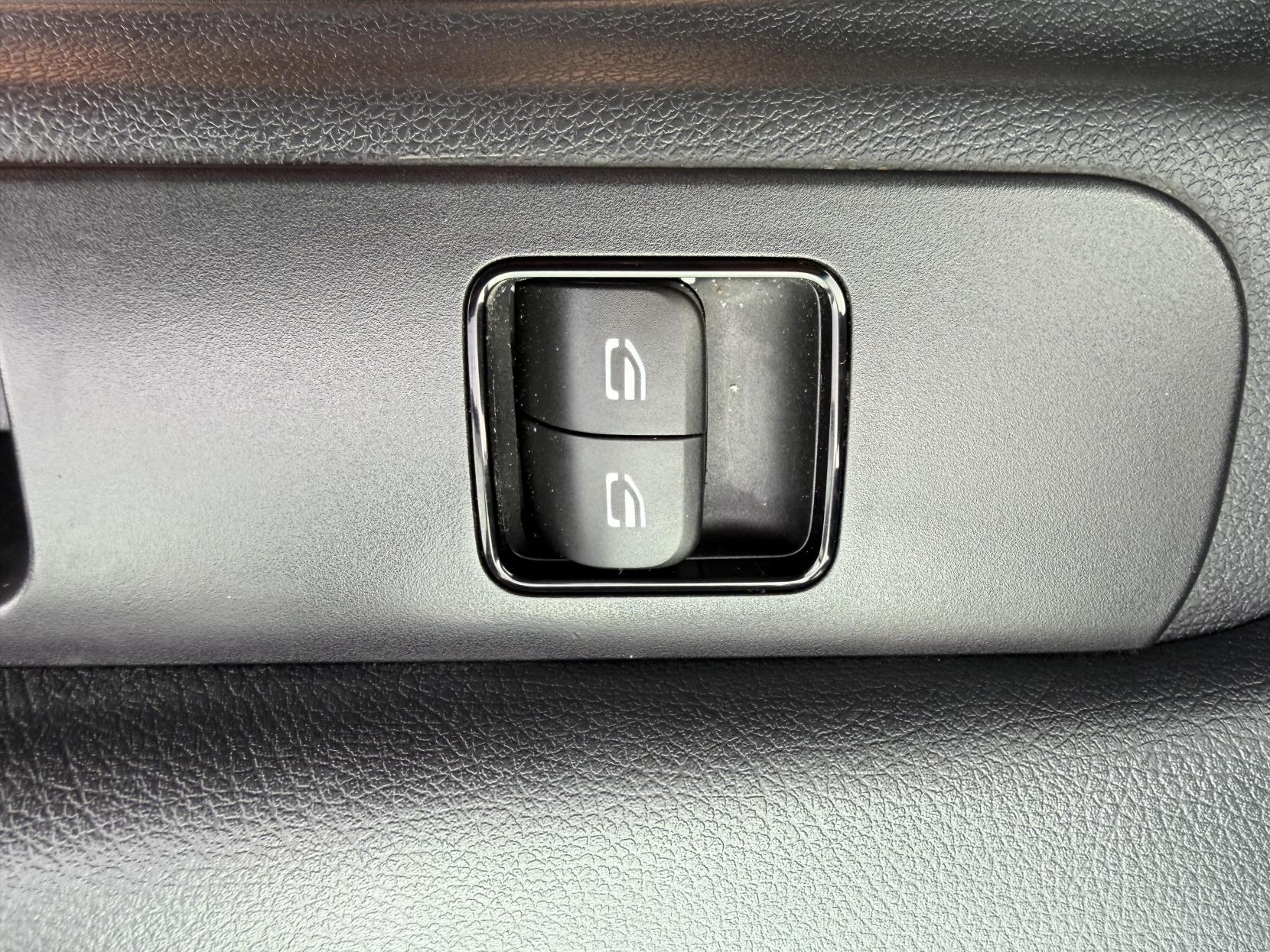 2019 Mercedes-Benz Sprinter 2.1 316 CDI Panel Van 5dr Diesel Manual RWD L2 H2 Euro 6 (163 ps) - Thumbnail 37