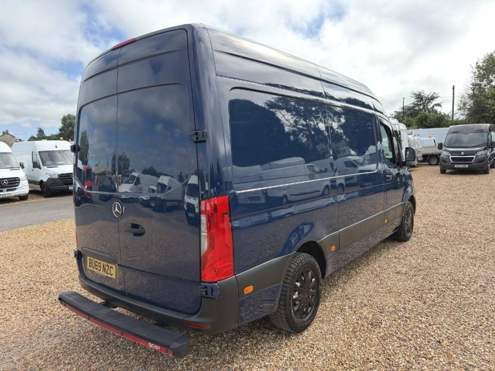 2019 Mercedes-Benz Sprinter 2.1 316 CDI Panel Van 5dr Diesel Manual RWD L2 H2 Euro 6 (163 ps) - Thumbnail 11