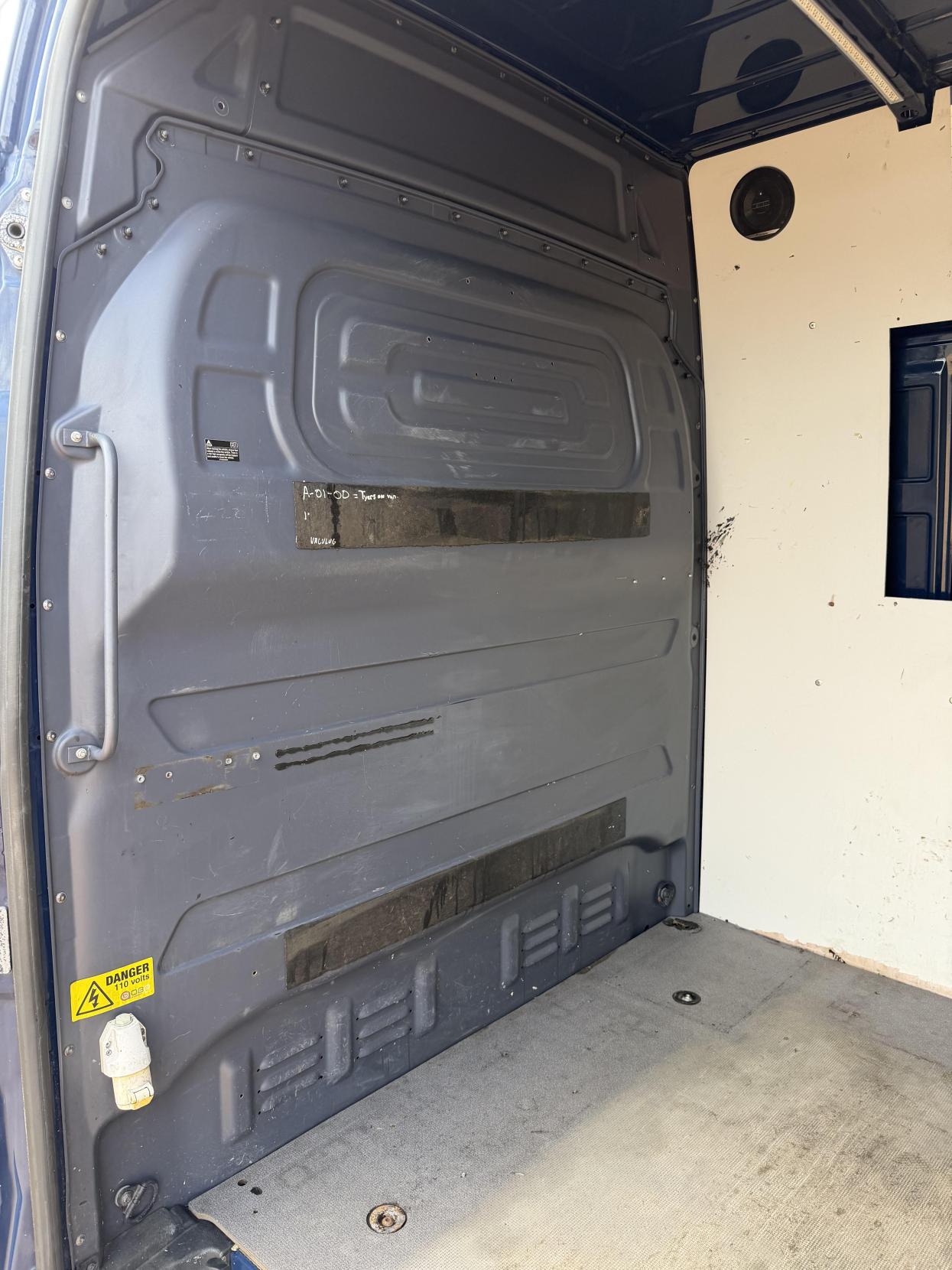 2019 Mercedes-Benz Sprinter 2.1 316 CDI Panel Van 5dr Diesel Manual RWD L2 H2 Euro 6 (163 ps) - Thumbnail 21