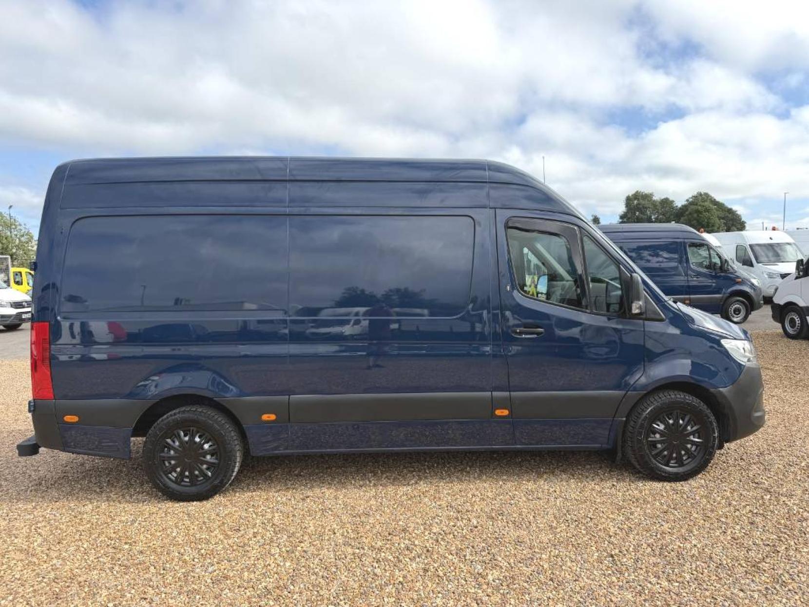 2019 Mercedes-Benz Sprinter 2.1 316 CDI Panel Van 5dr Diesel Manual RWD L2 H2 Euro 6 (163 ps) - Thumbnail 12