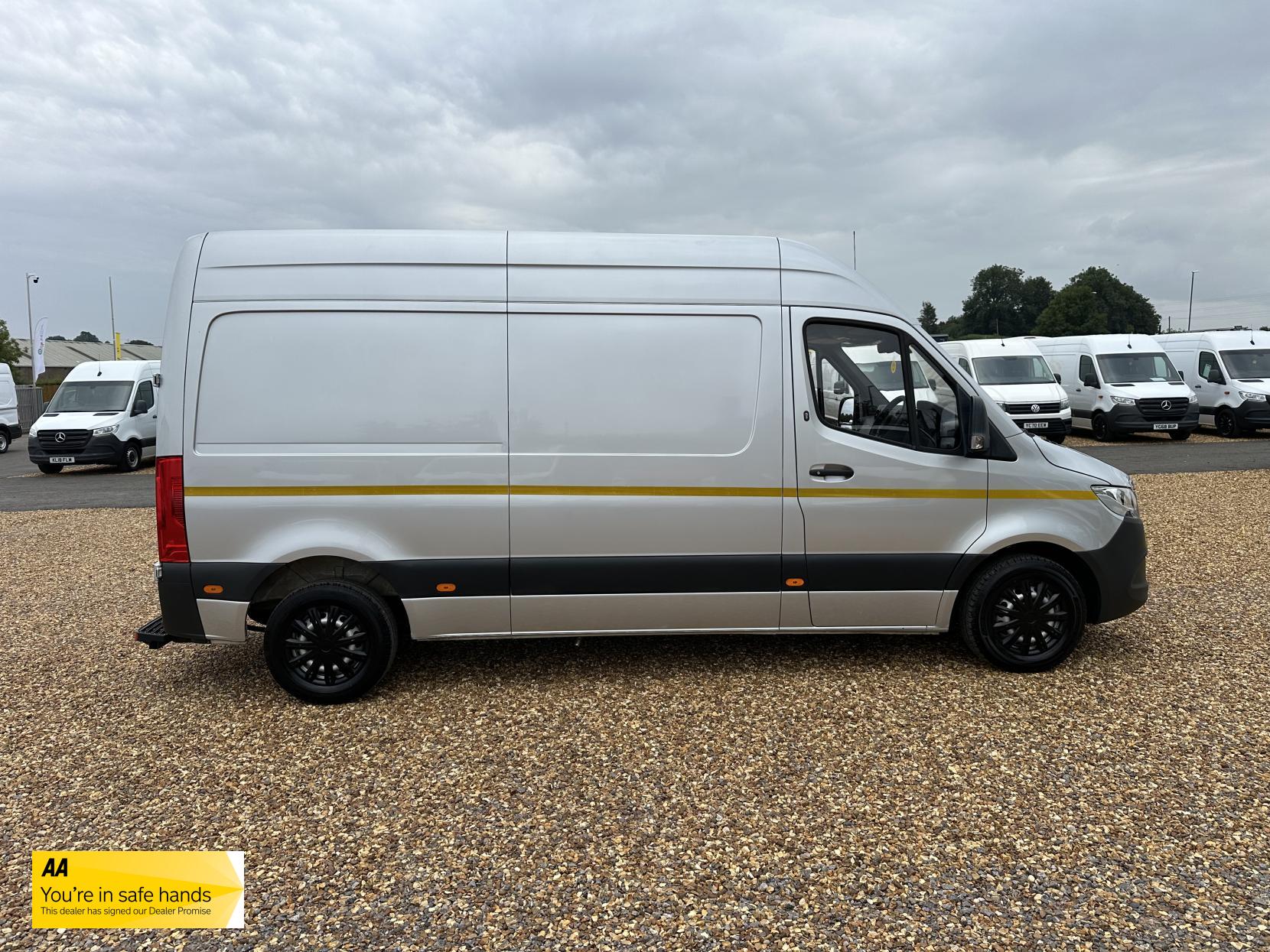 Mercedes-Benz Sprinter 2.1 314 CDI Panel Van 5dr Diesel Manual FWD L2 H2 Euro 6 (143 ps)