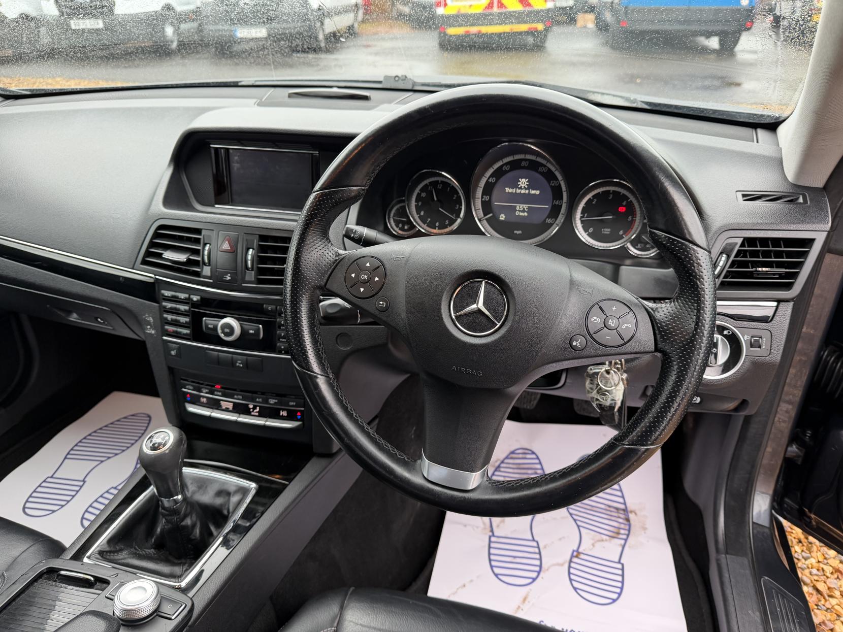 Mercedes-Benz E Class 2.1 E220 CDI BlueEfficiency SE Coupe 2dr Diesel Manual Euro 5 (170 ps)