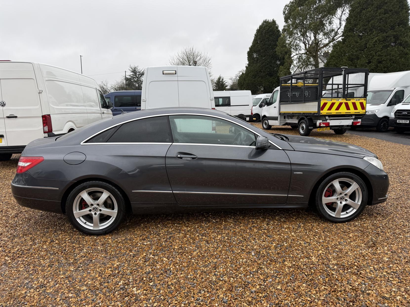 Mercedes-Benz E Class 2.1 E220 CDI BlueEfficiency SE Coupe 2dr Diesel Manual Euro 5 (170 ps)