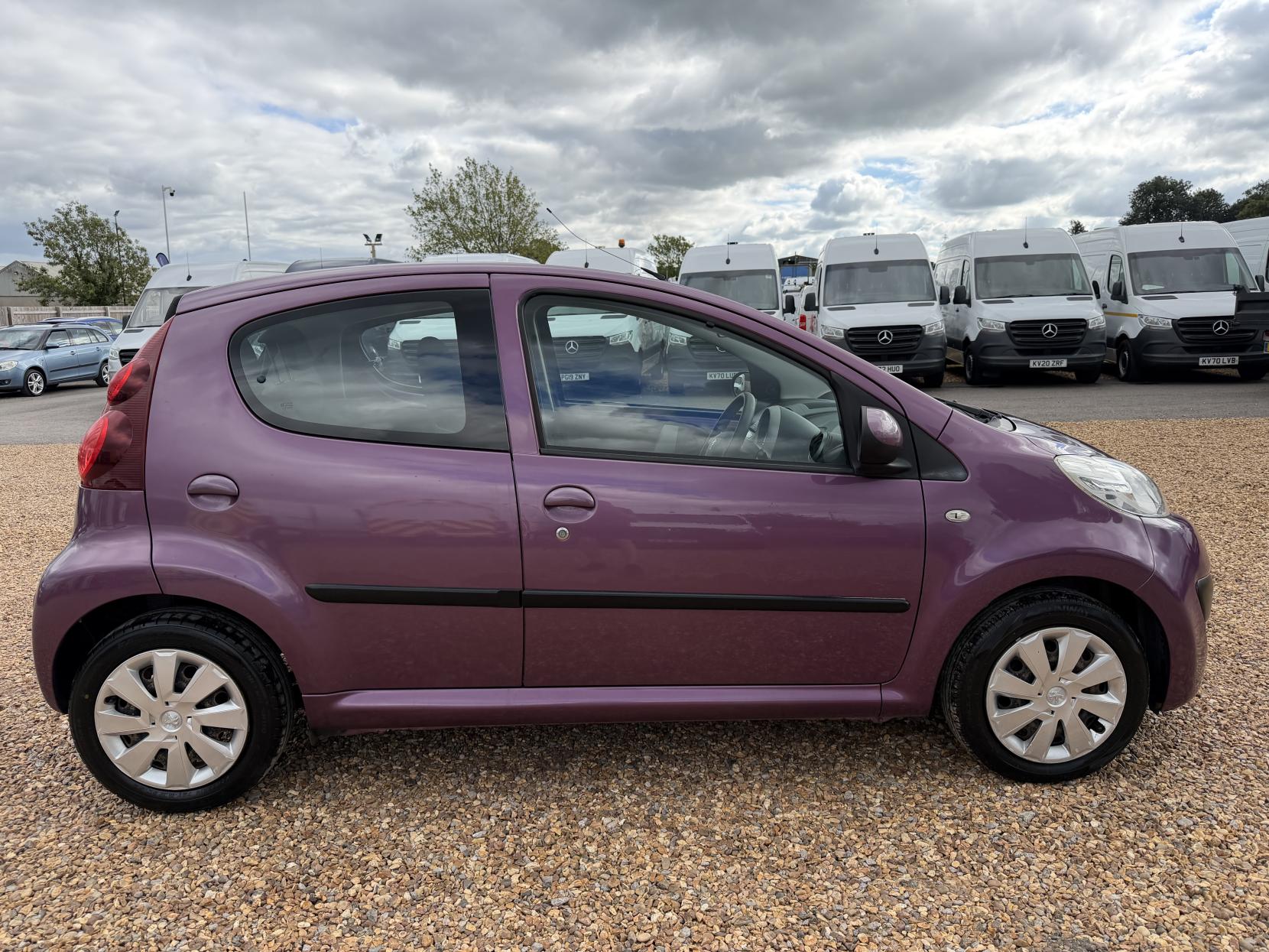 2012 Peugeot 107 1.0 12V Active Hatchback 5dr Petrol Manual Euro 5 (68 ps) - Thumbnail 10