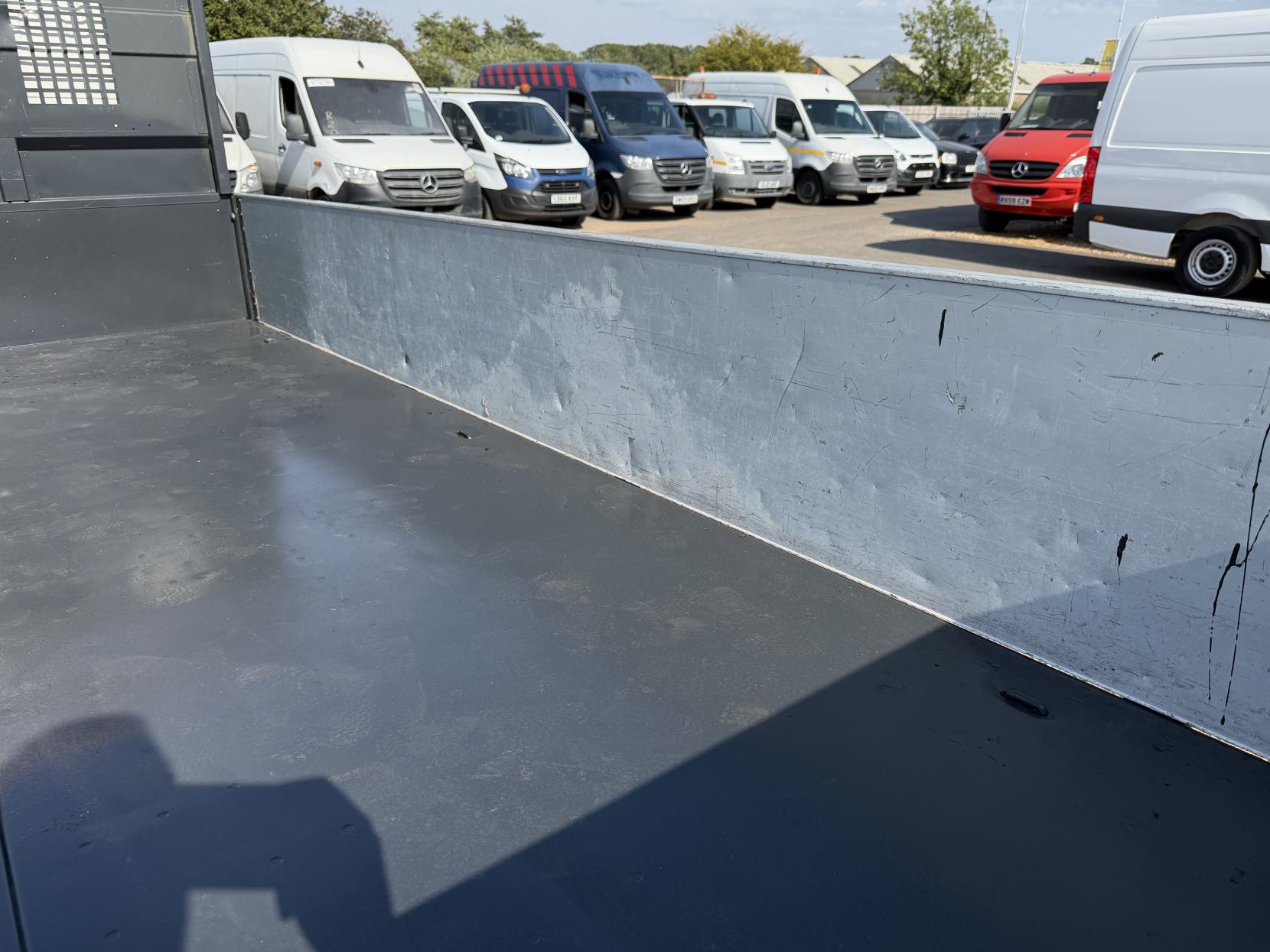2017 Nissan NT400 Cabstar 3.0 dCi 35.13 Tipper 2dr Diesel Manual L1 Euro 6 (130 ps) - Thumbnail 54