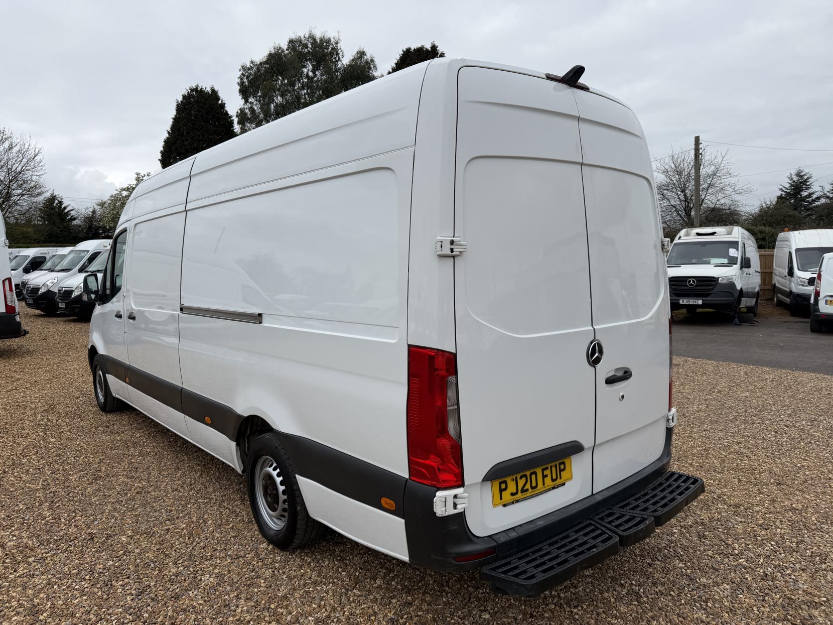 Mercedes-Benz Sprinter 2.1 314 CDI Panel Van 5dr Diesel Manual RWD L3 H2 Euro 6 (143 ps)