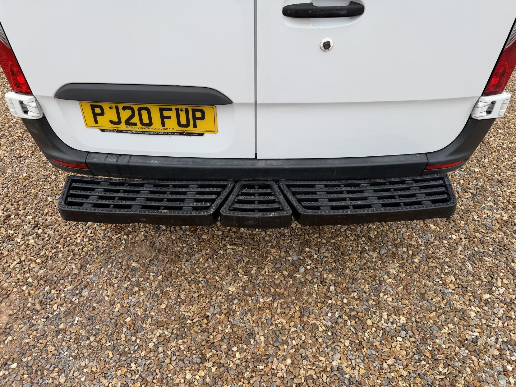 Mercedes-Benz Sprinter 2.1 314 CDI Panel Van 5dr Diesel Manual RWD L3 H2 Euro 6 (143 ps)