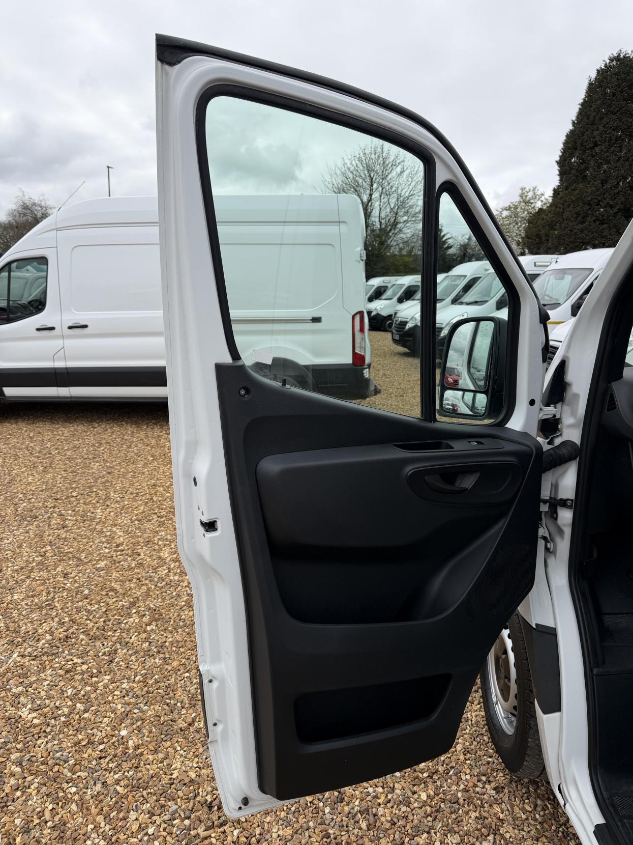 Mercedes-Benz Sprinter 2.1 314 CDI Panel Van 5dr Diesel Manual RWD L3 H2 Euro 6 (143 ps)