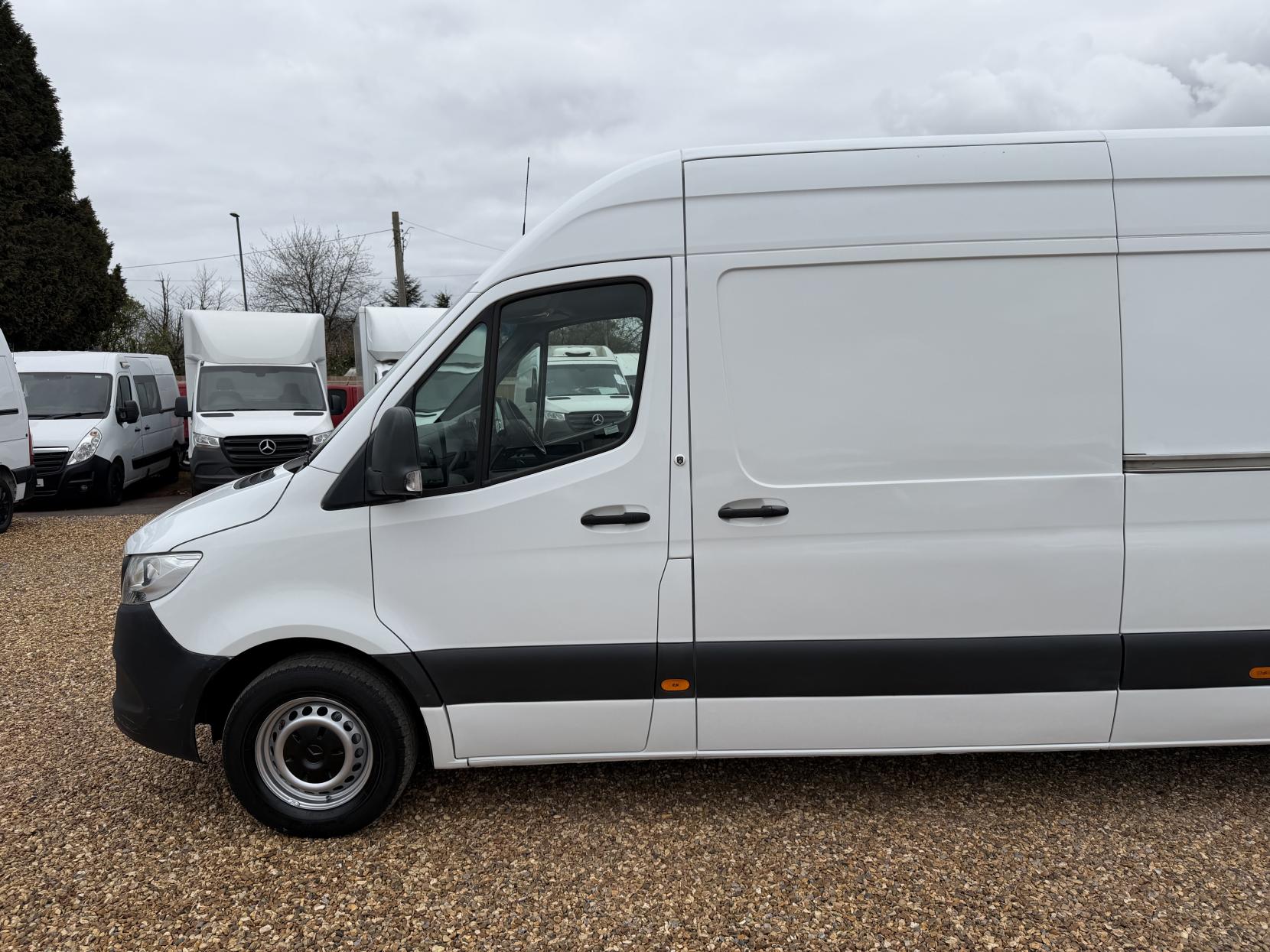 Mercedes-Benz Sprinter 2.1 314 CDI Panel Van 5dr Diesel Manual RWD L3 H2 Euro 6 (143 ps)