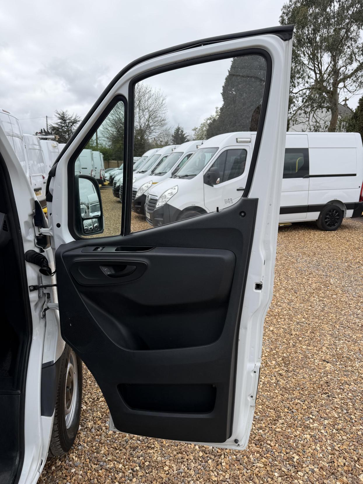 Mercedes-Benz Sprinter 2.1 314 CDI Panel Van 5dr Diesel Manual RWD L3 H2 Euro 6 (143 ps)