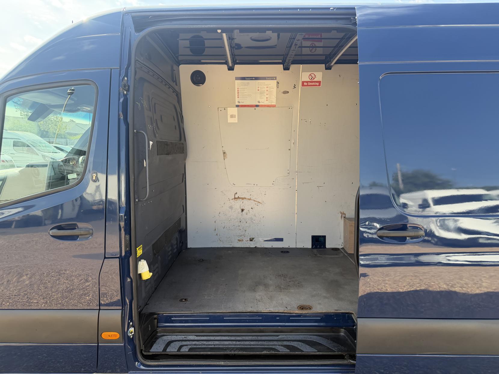2020 Mercedes-Benz Sprinter 2.1 316 CDI Panel Van 5dr Diesel Manual RWD L2 H2 Euro 6 (163 ps) - Thumbnail 33