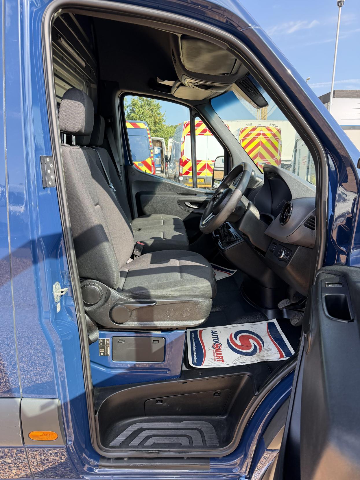 2020 Mercedes-Benz Sprinter 2.1 316 CDI Panel Van 5dr Diesel Manual RWD L2 H2 Euro 6 (163 ps) - Thumbnail 14