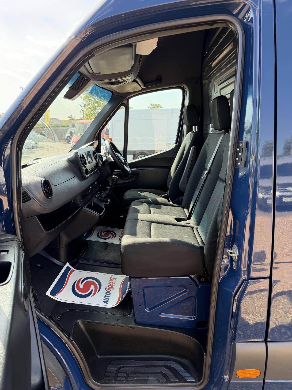 2020 Mercedes-Benz Sprinter 2.1 316 CDI Panel Van 5dr Diesel Manual RWD L2 H2 Euro 6 (163 ps) - Thumbnail 17