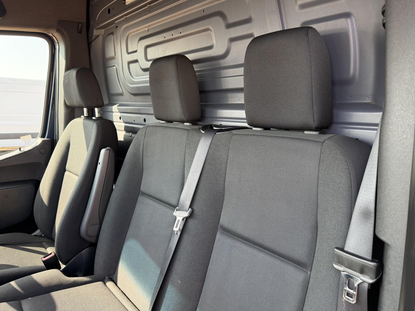 2020 Mercedes-Benz Sprinter 2.1 316 CDI Panel Van 5dr Diesel Manual RWD L2 H2 Euro 6 (163 ps) - Thumbnail 16