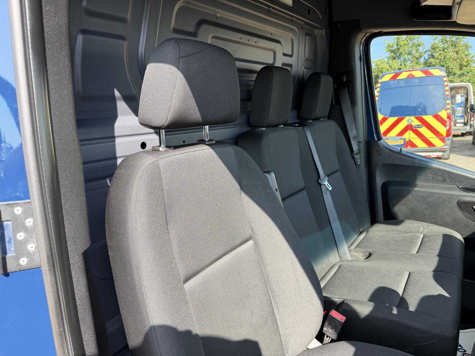 2020 Mercedes-Benz Sprinter 2.1 316 CDI Panel Van 5dr Diesel Manual RWD L2 H2 Euro 6 (163 ps) - Thumbnail 13