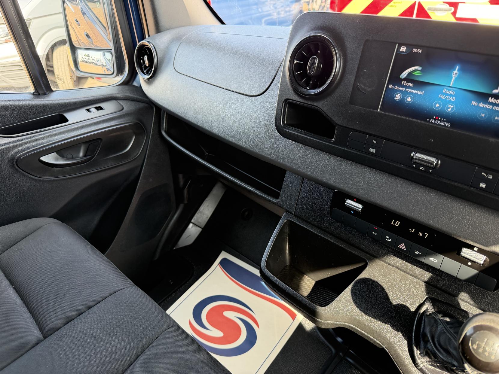 2020 Mercedes-Benz Sprinter 2.1 316 CDI Panel Van 5dr Diesel Manual RWD L2 H2 Euro 6 (163 ps) - Thumbnail 29