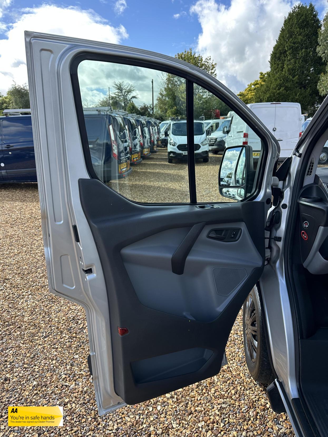 Ford Transit Custom 2.2 TDCi 310 ECOnetic Panel Van 5dr Diesel Manual L1 H1 (162 g/km, 98 bhp)