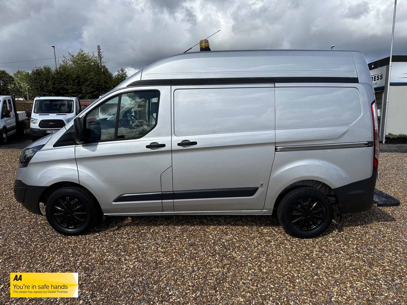 Ford Transit Custom 2.2 TDCi 310 ECOnetic Panel Van 5dr Diesel Manual L1 H1 (162 g/km, 98 bhp)