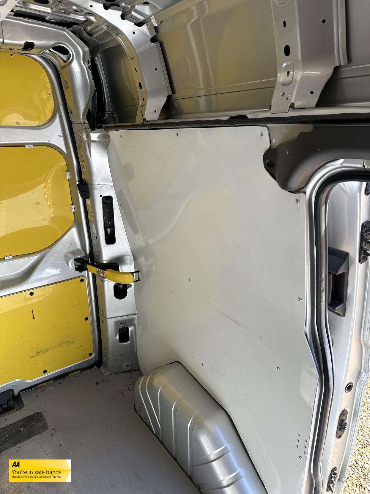 Ford Transit Custom 2.2 TDCi 310 ECOnetic Panel Van 5dr Diesel Manual L1 H1 (162 g/km, 98 bhp)