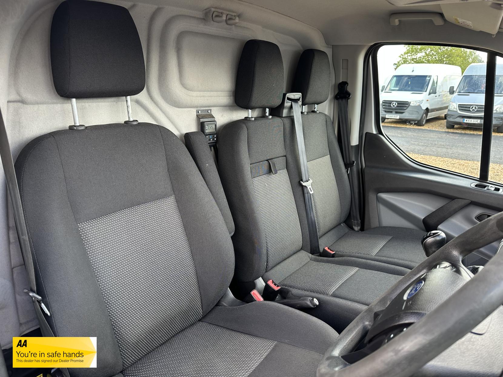 Ford Transit Custom 2.2 TDCi 310 ECOnetic Panel Van 5dr Diesel Manual L1 H1 (162 g/km, 98 bhp)