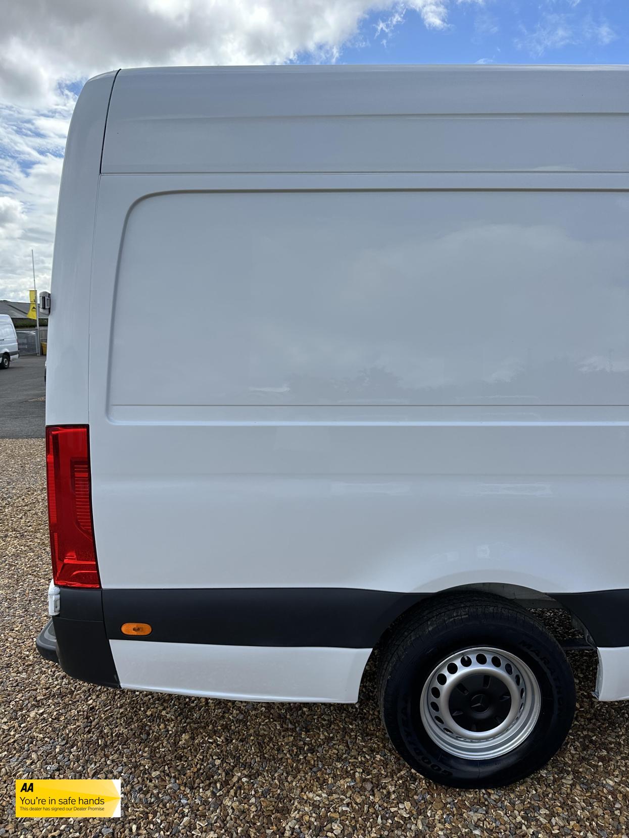 Mercedes-Benz Sprinter 2.1 311 CDI Panel Van 5dr Diesel Manual RWD L3 H2 Euro 6 (114 ps)