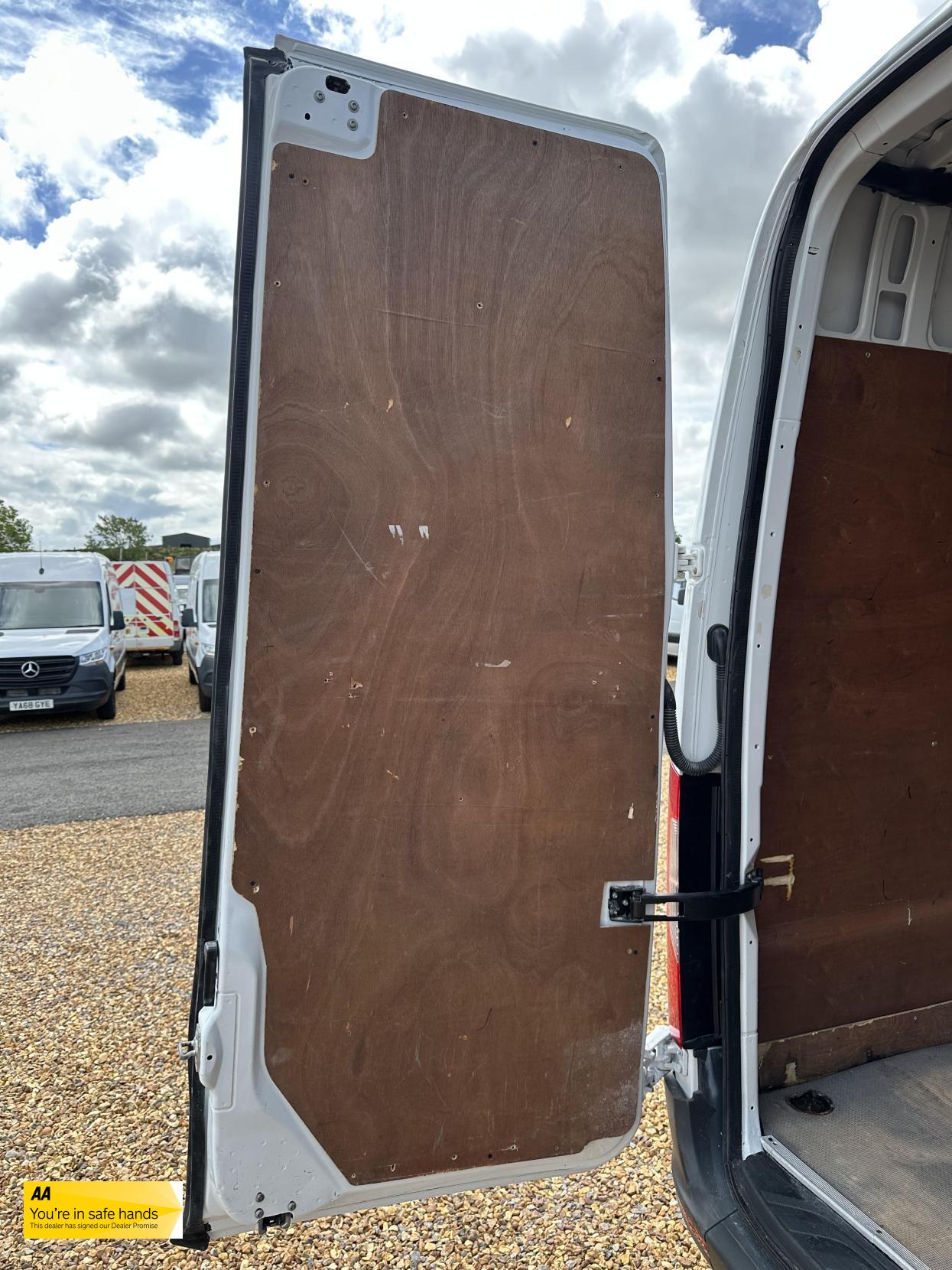 Mercedes-Benz Sprinter 2.1 311 CDI Panel Van 5dr Diesel Manual RWD L3 H2 Euro 6 (114 ps)