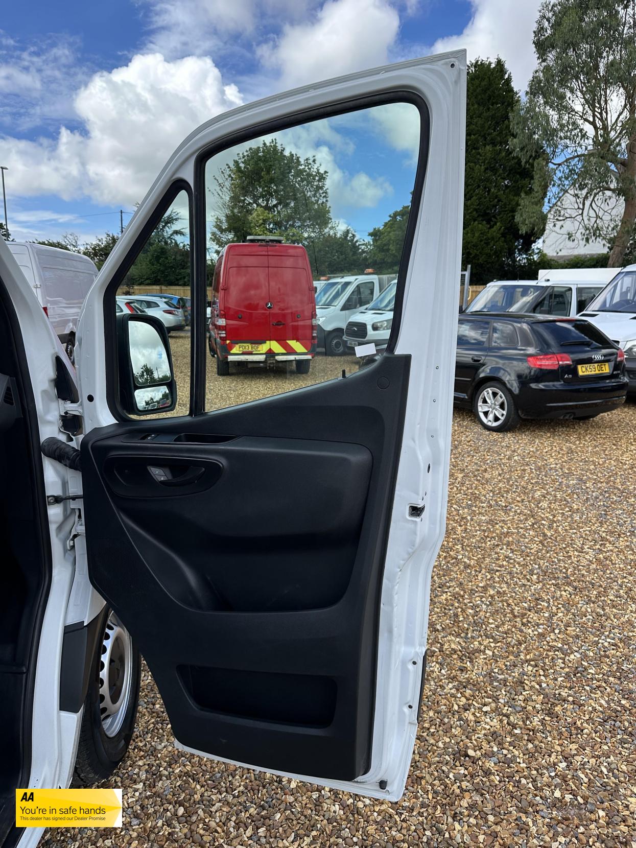 Mercedes-Benz Sprinter 2.1 311 CDI Panel Van 5dr Diesel Manual RWD L3 H2 Euro 6 (114 ps)