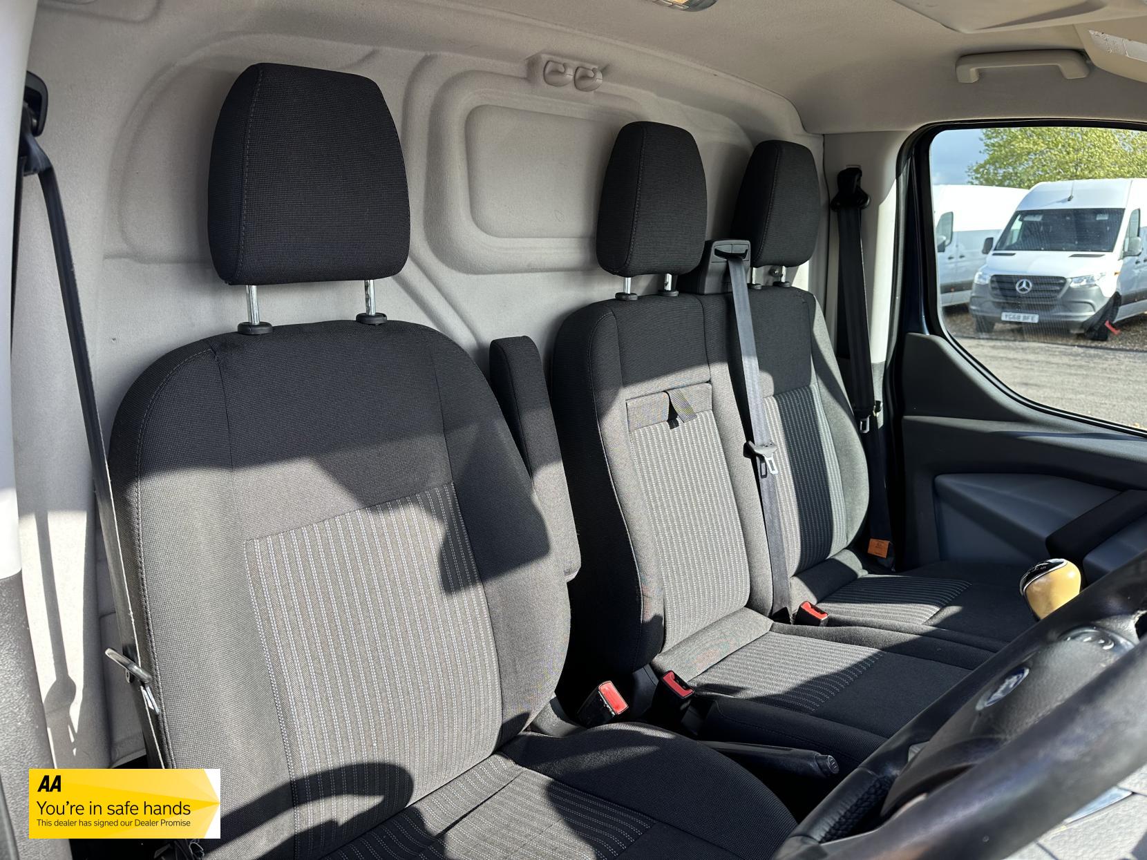 Ford Transit Custom 2.2 TDCi 330 Trend Panel Van 5dr Diesel Manual L2 H1 (197 g/km, 123 bhp)