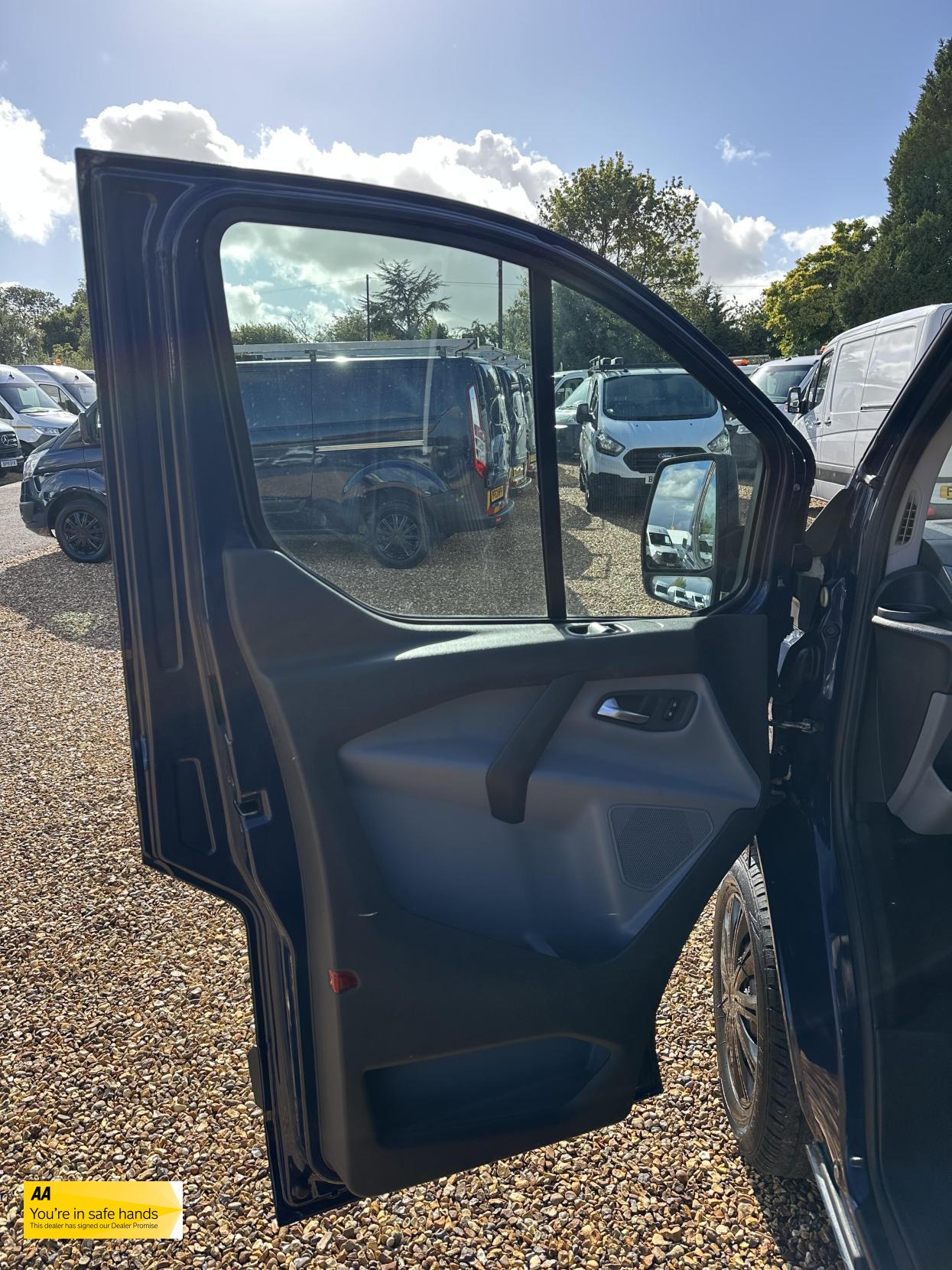 Ford Transit Custom 2.2 TDCi 330 Trend Panel Van 5dr Diesel Manual L2 H1 (197 g/km, 123 bhp)