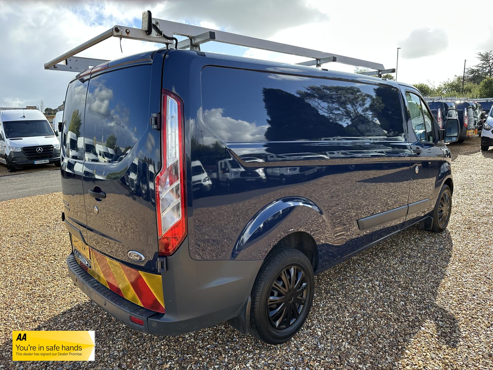 Ford Transit Custom 2.2 TDCi 330 Trend Panel Van 5dr Diesel Manual L2 H1 (197 g/km, 123 bhp)