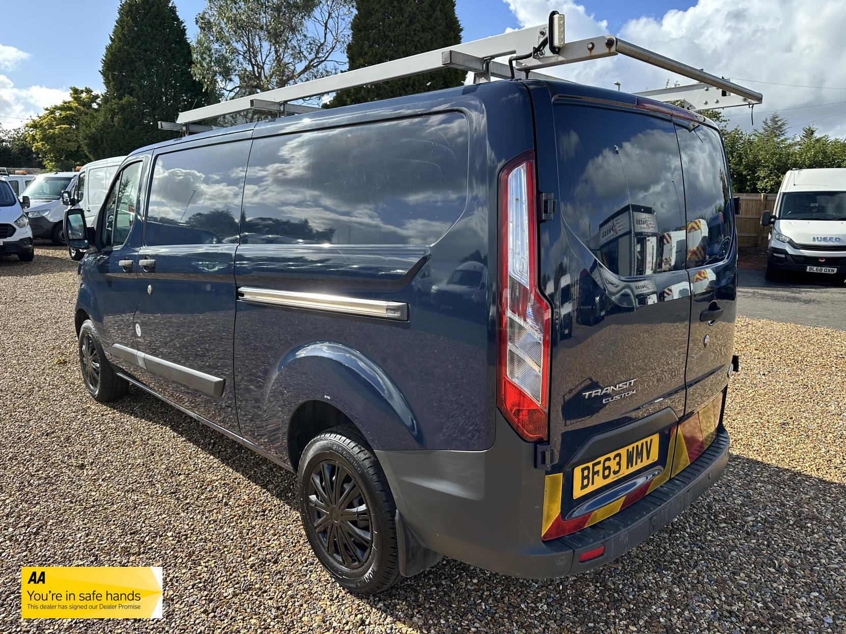 Ford Transit Custom 2.2 TDCi 330 Trend Panel Van 5dr Diesel Manual L2 H1 (197 g/km, 123 bhp)