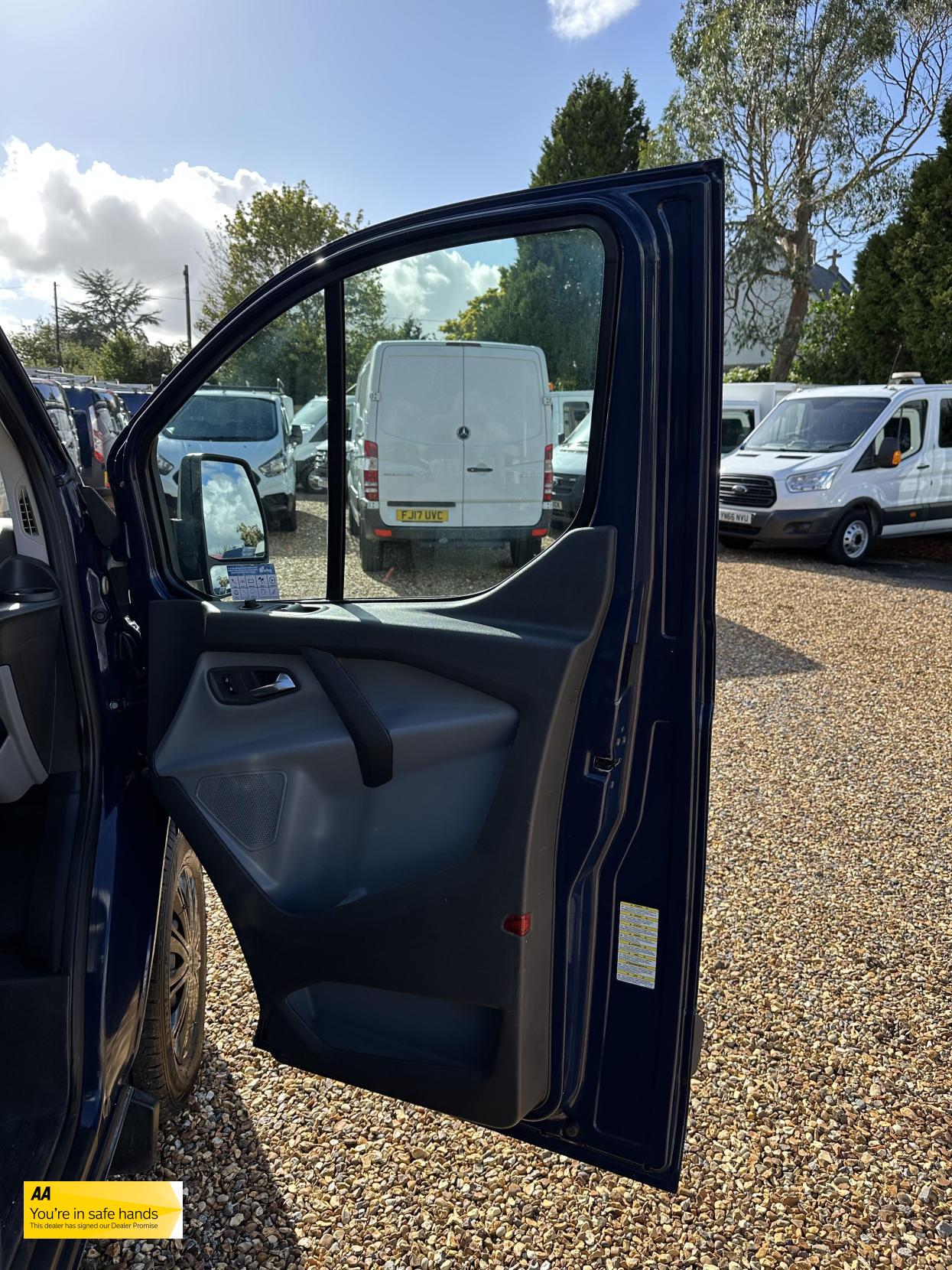 Ford Transit Custom 2.2 TDCi 330 Trend Panel Van 5dr Diesel Manual L2 H1 (197 g/km, 123 bhp)
