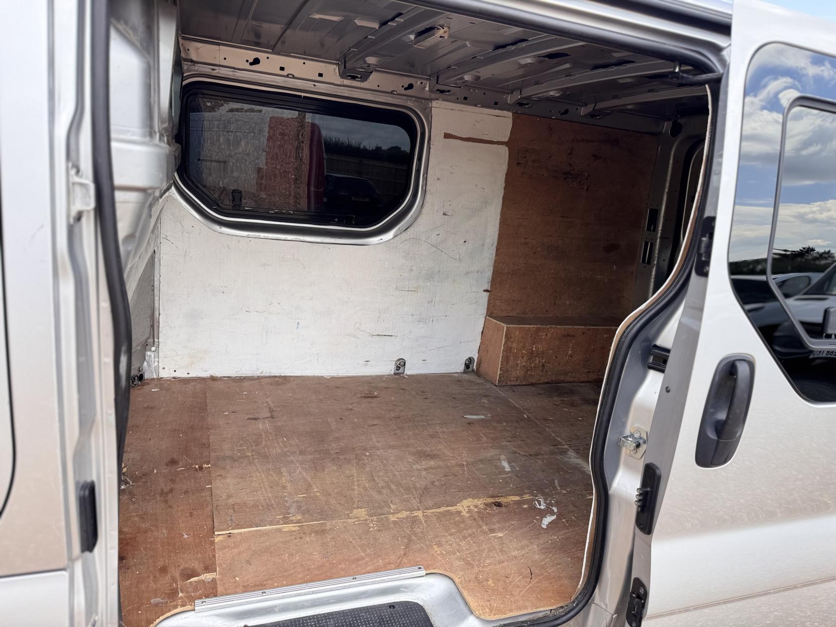 Vauxhall Vivaro 2.0 2900 CDTi Sportive Panel Van 4dr Diesel Manual FWD L3 (195 g/km, 113 bhp)
