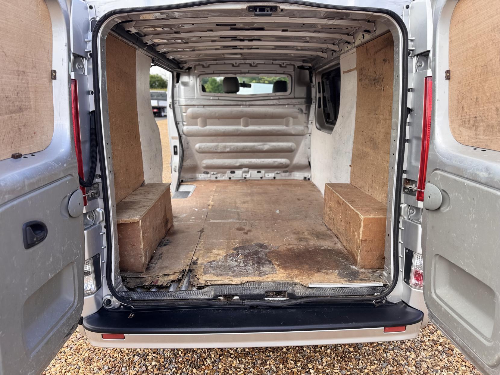 Vauxhall Vivaro 2.0 2900 CDTi Sportive Panel Van 4dr Diesel Manual FWD L3 (195 g/km, 113 bhp)