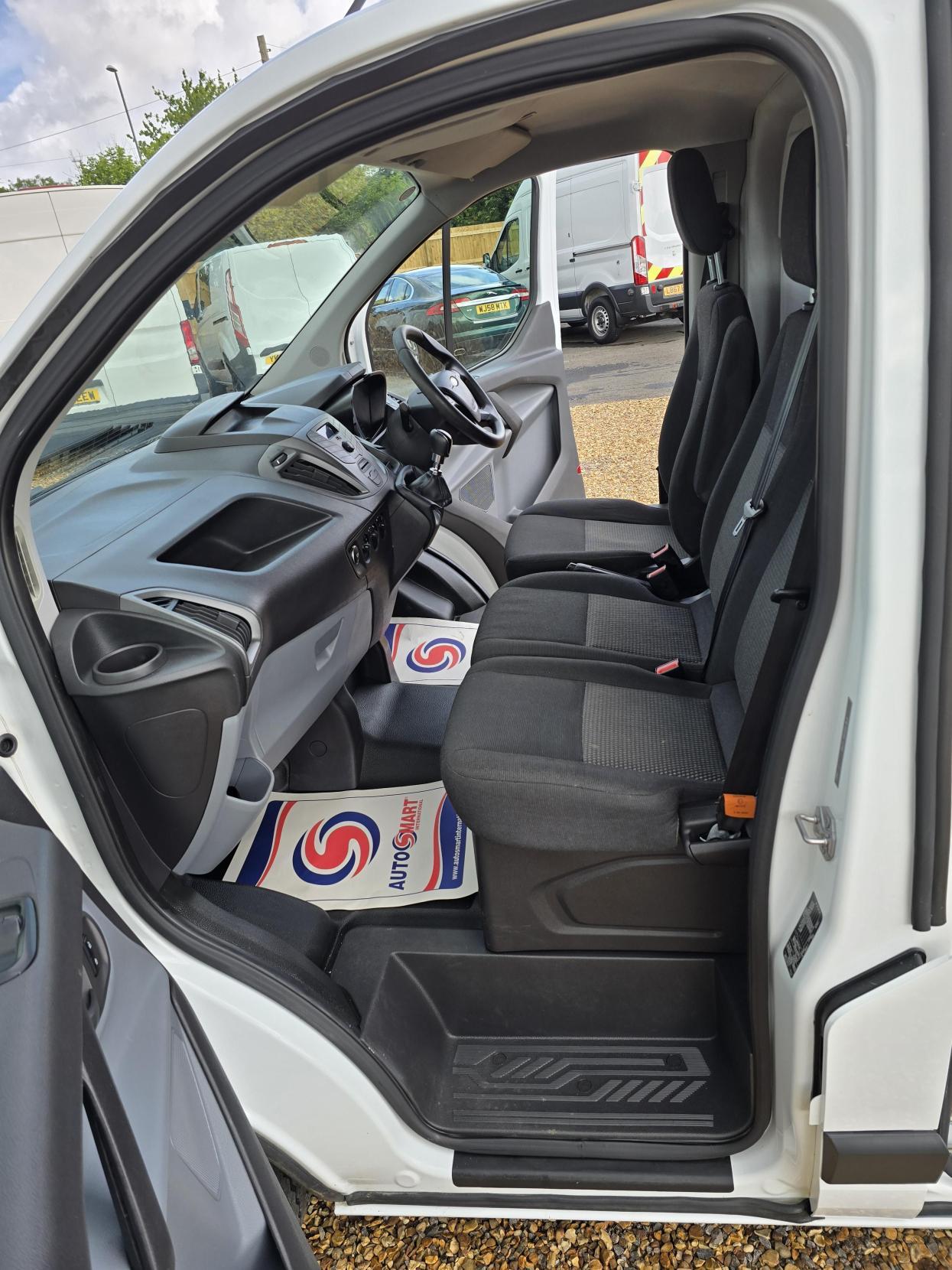 Ford Transit Custom 2.2 TDCi 290 Panel Van 5dr Diesel Manual L1 H1 (186 g/km, 98 bhp)