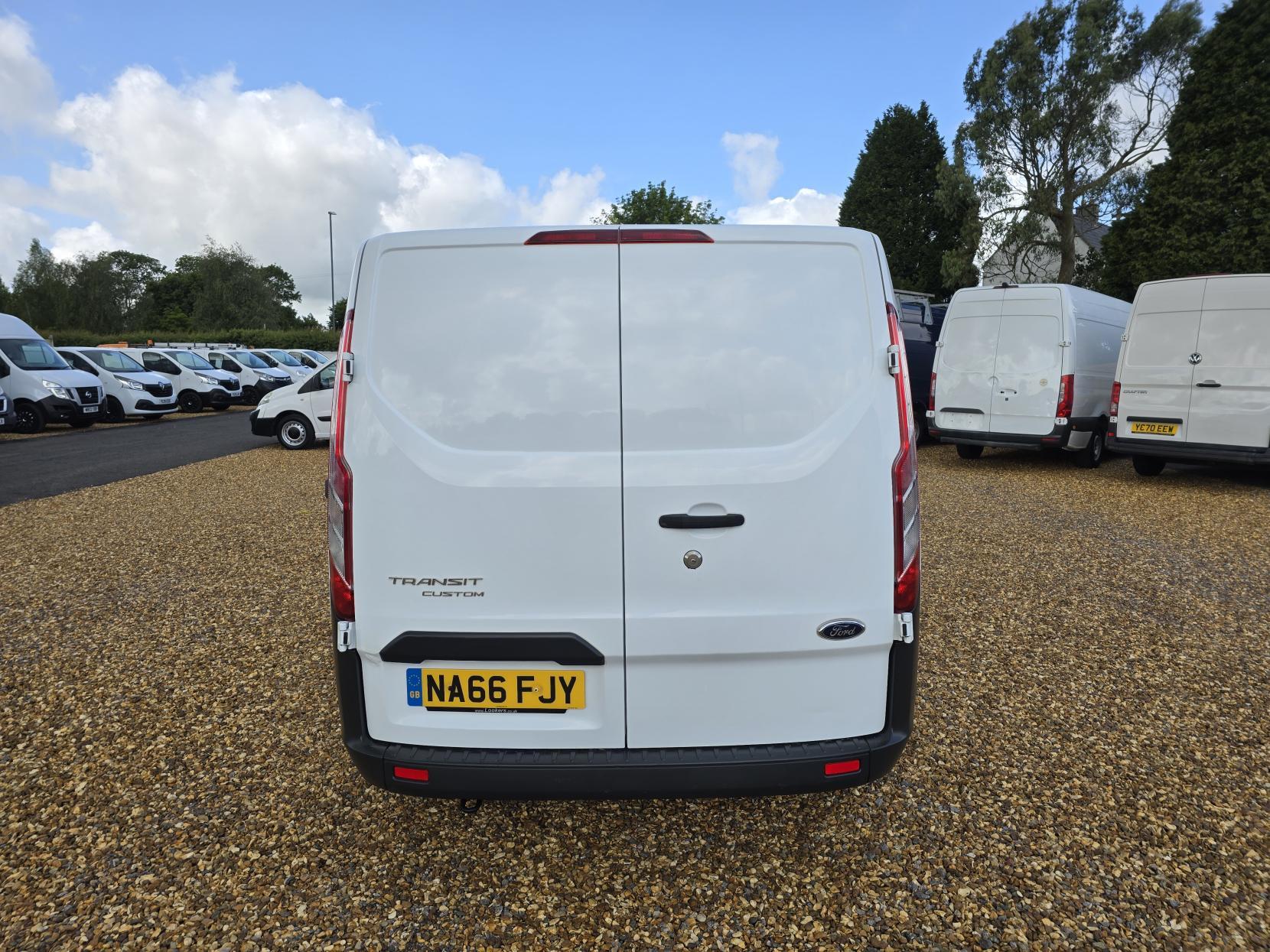 Ford Transit Custom 2.2 TDCi 290 Panel Van 5dr Diesel Manual L1 H1 (186 g/km, 98 bhp)