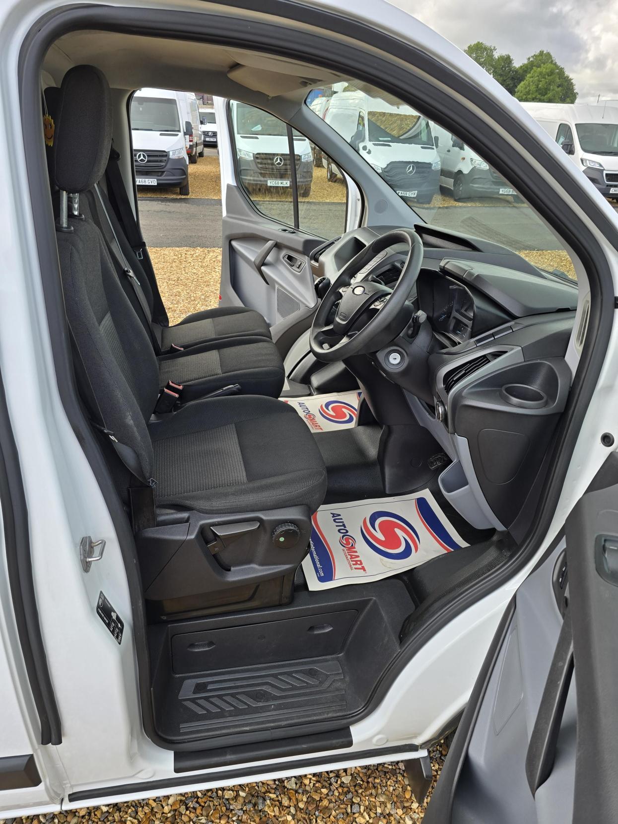 Ford Transit Custom 2.2 TDCi 290 Panel Van 5dr Diesel Manual L1 H1 (186 g/km, 98 bhp)