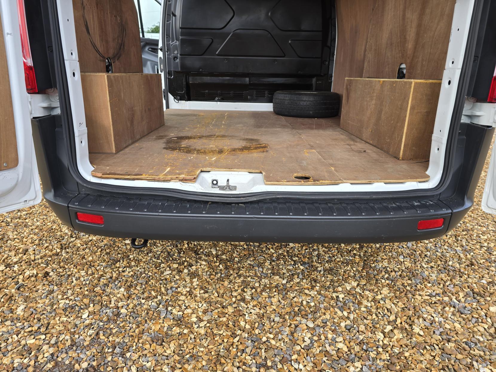 Ford Transit Custom 2.2 TDCi 290 Panel Van 5dr Diesel Manual L1 H1 (186 g/km, 98 bhp)