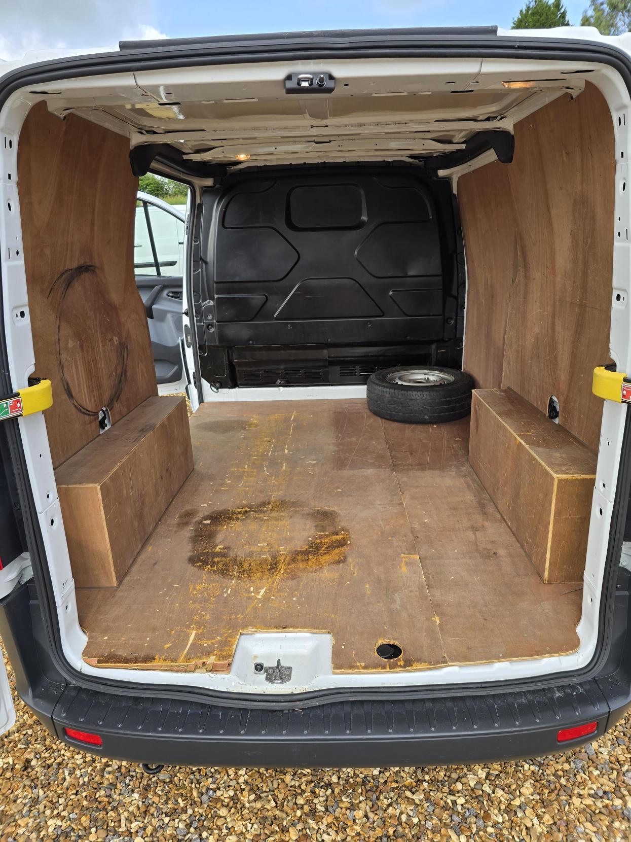 Ford Transit Custom 2.2 TDCi 290 Panel Van 5dr Diesel Manual L1 H1 (186 g/km, 98 bhp)
