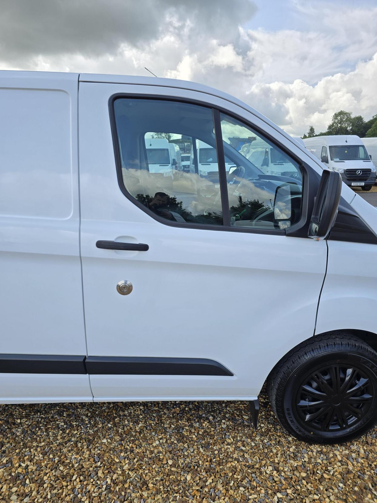 Ford Transit Custom 2.2 TDCi 290 Panel Van 5dr Diesel Manual L1 H1 (186 g/km, 98 bhp)