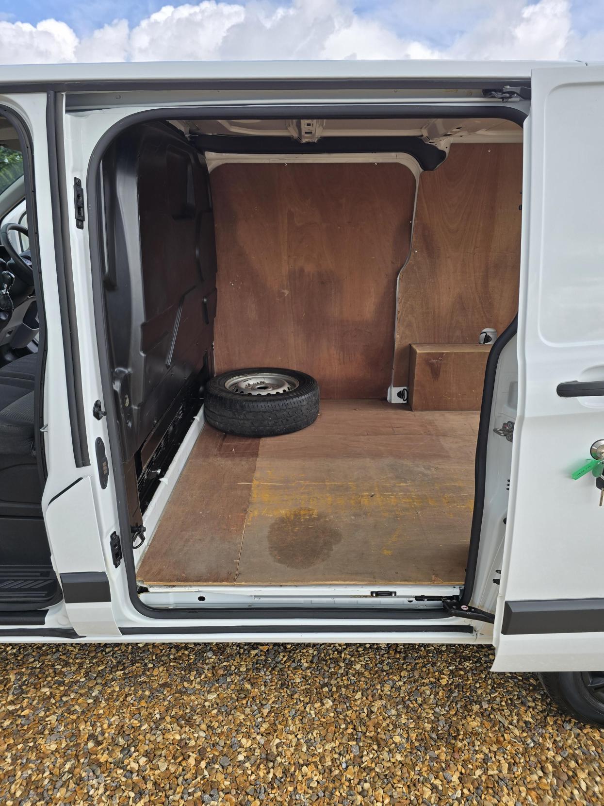 Ford Transit Custom 2.2 TDCi 290 Panel Van 5dr Diesel Manual L1 H1 (186 g/km, 98 bhp)