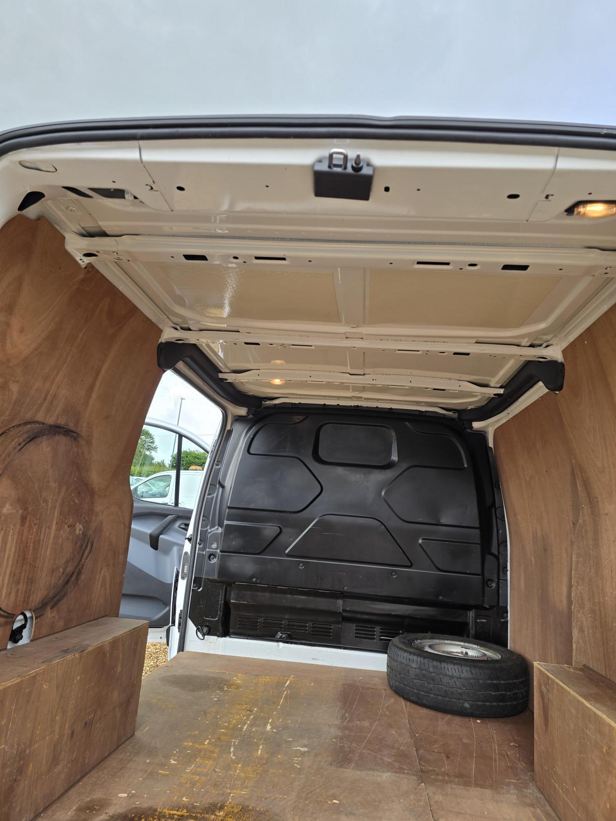 Ford Transit Custom 2.2 TDCi 290 Panel Van 5dr Diesel Manual L1 H1 (186 g/km, 98 bhp)