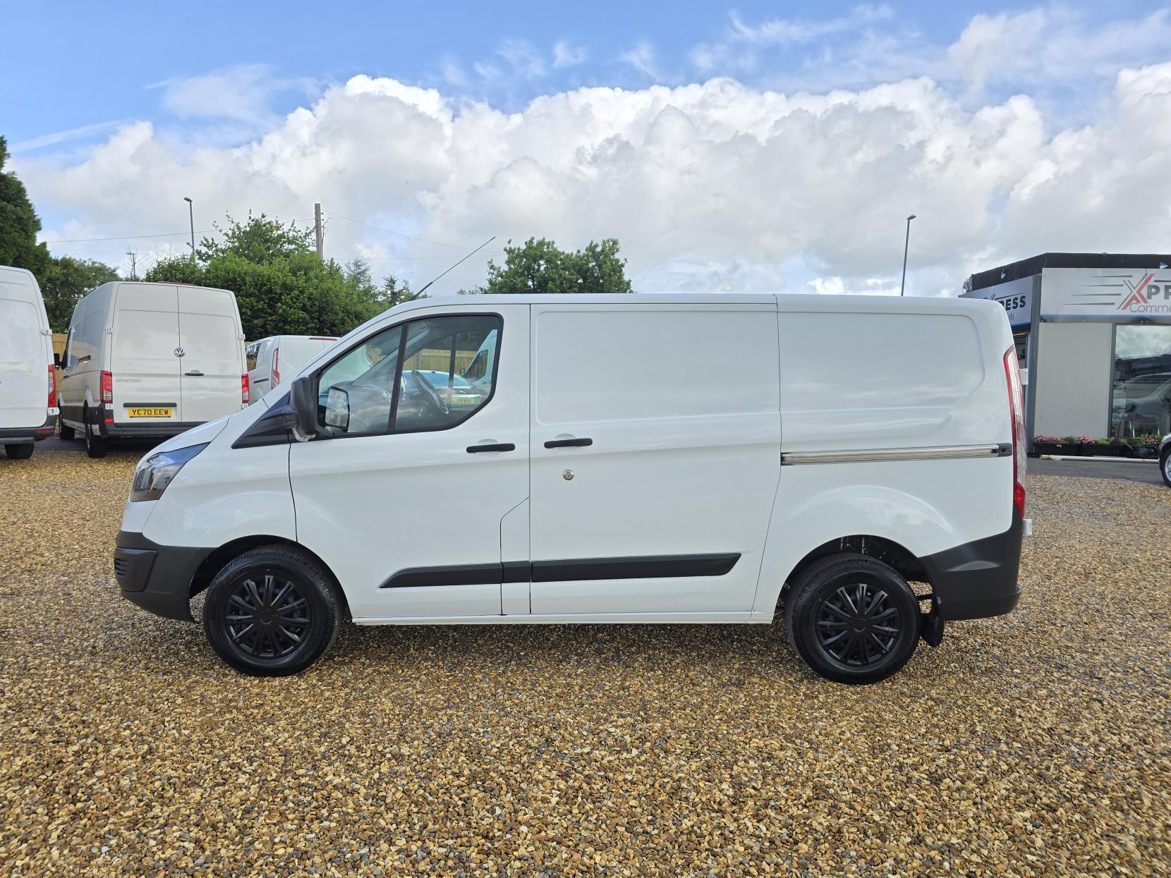 Ford Transit Custom 2.2 TDCi 290 Panel Van 5dr Diesel Manual L1 H1 (186 g/km, 98 bhp)