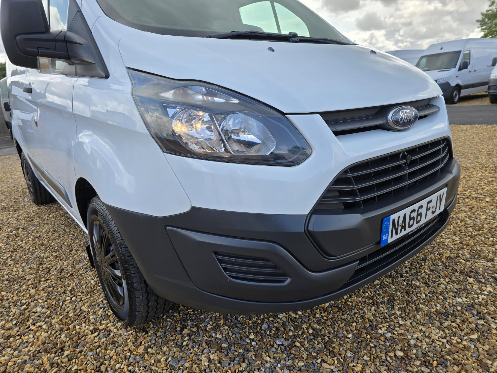 Ford Transit Custom 2.2 TDCi 290 Panel Van 5dr Diesel Manual L1 H1 (186 g/km, 98 bhp)