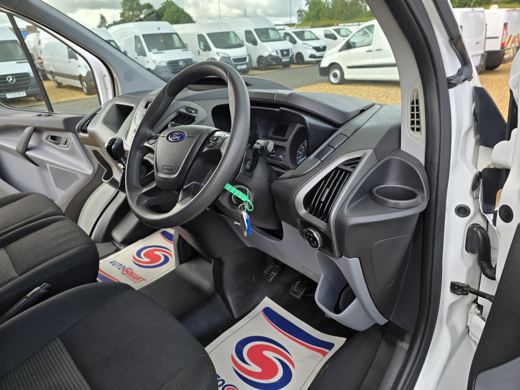 Ford Transit Custom 2.2 TDCi 290 Panel Van 5dr Diesel Manual L1 H1 (186 g/km, 98 bhp)