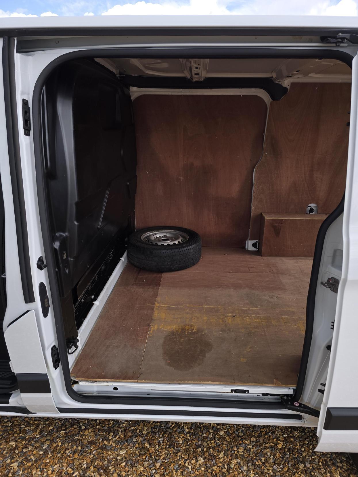 Ford Transit Custom 2.2 TDCi 290 Panel Van 5dr Diesel Manual L1 H1 (186 g/km, 98 bhp)